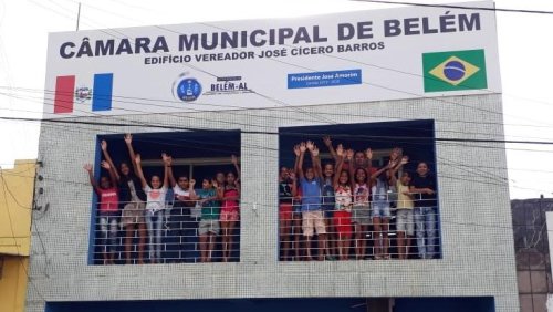 Cerca de 60 estudantes participam das aulas de Matemática na Câmara